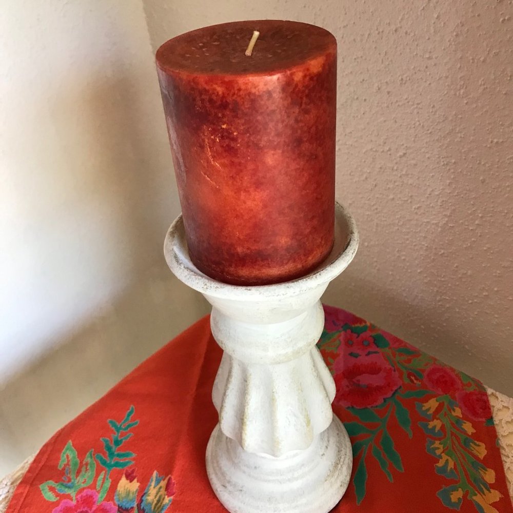 NWOT Beautiful Jasmine Candle and Candle Holder